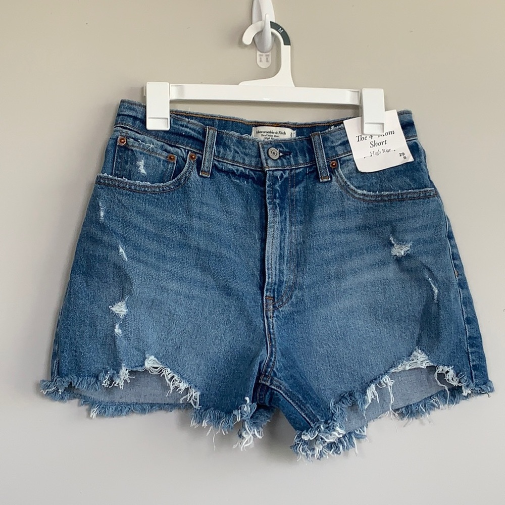 Abercrombie 4inch Mom Short